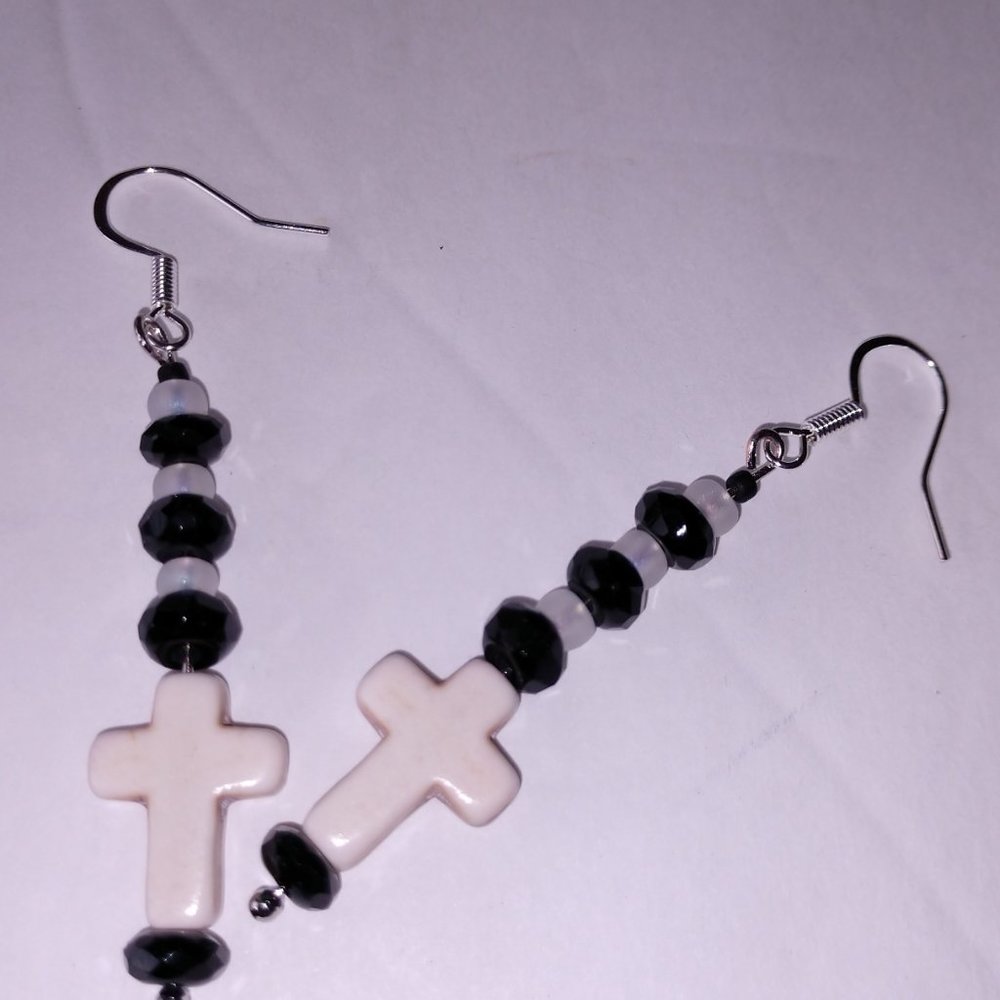 Handmade Earrings with White Stone Crosses and Black & White Beads 2.25 Inch NWT - Picture 8 of 16
